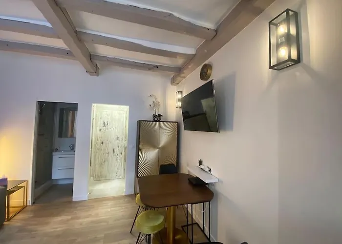Paris Marais Arev